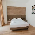 Miku Coast 3* Palasë