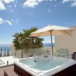 Miku Coast 3* Palasë