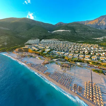 Miku Coast Palasë