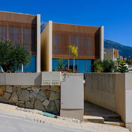 Miku Coast Palasë