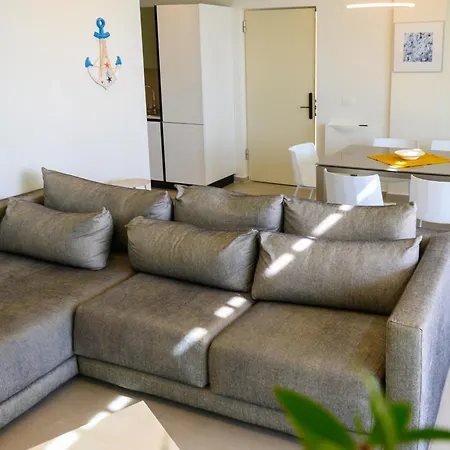 Miku Coast 4* Palasë