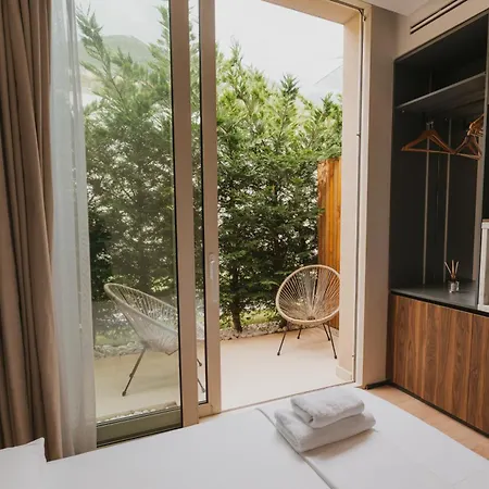 Miku Coast Lejlighedshotel Palasë