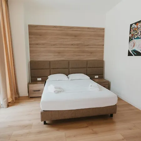 Miku Coast 3* Palasë