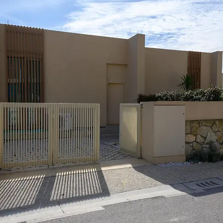 Miku Coast Aparthotel *