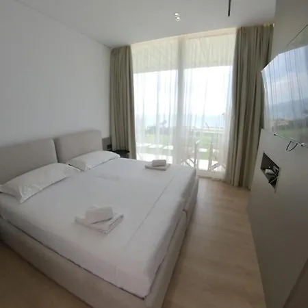 Miku Coast Aparthotel 3*