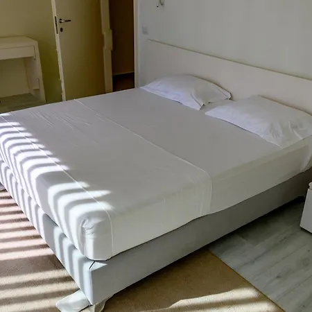 Miku Coast Aparthotel 3*