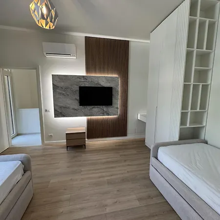 Miku Coast 4* Palasë