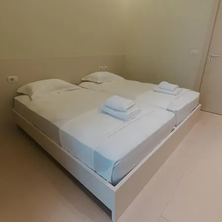 Miku Coast Palasë