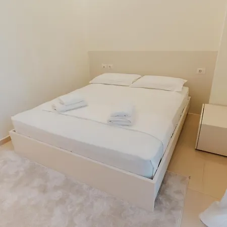 Appart hôtel Miku Coast Palasë