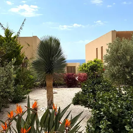 Aparthotel Miku Coast Palasë