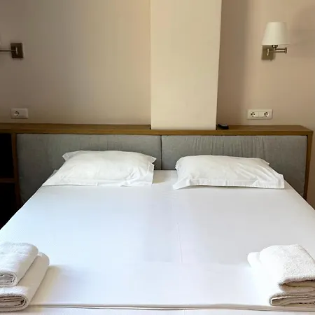 Miku Coast Aparthotel Palasë