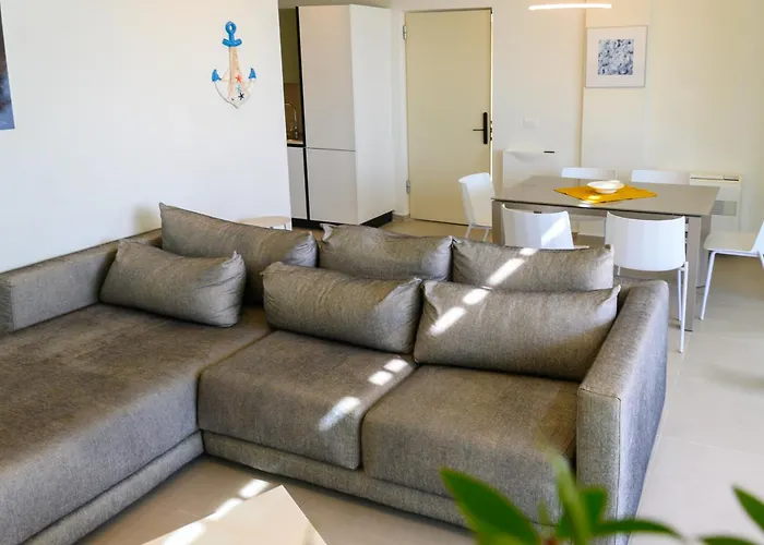 Miku Coast 4* Palasë