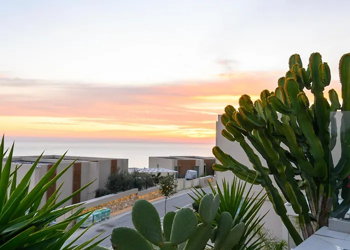 Lägenhetshotell Miku Coast 4*