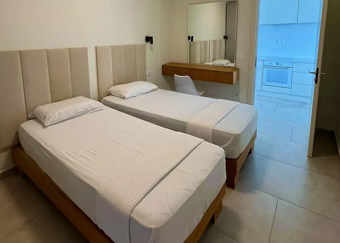 Miku Coast Lägenhetshotell Palasë